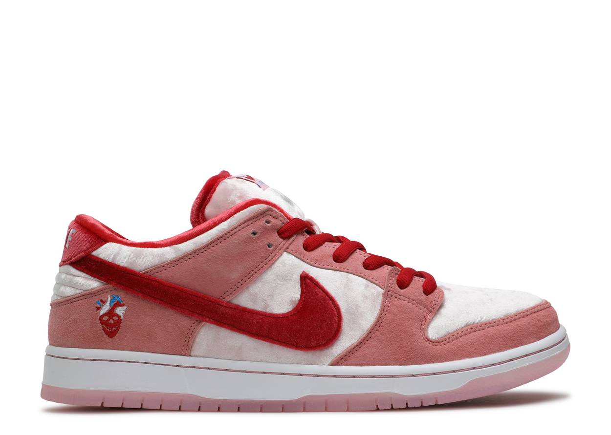 NIKE SB DUNK LOW X STRANGELOVE 'VALENTINE'S DAY'