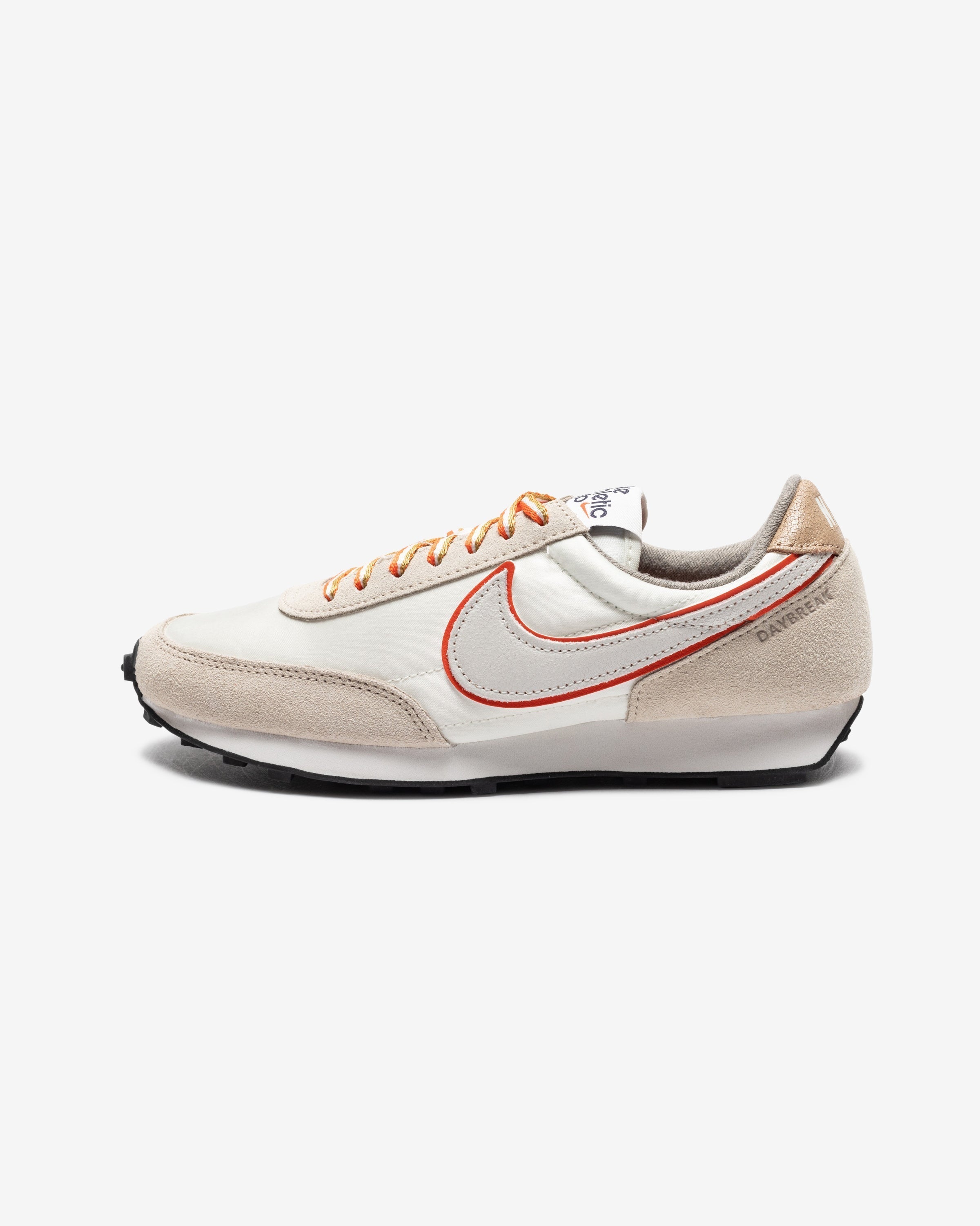 NIKE WOMEN'S DAYBREAK SE - SAIL/ SUMMITWHITE/ RUSHORANGE