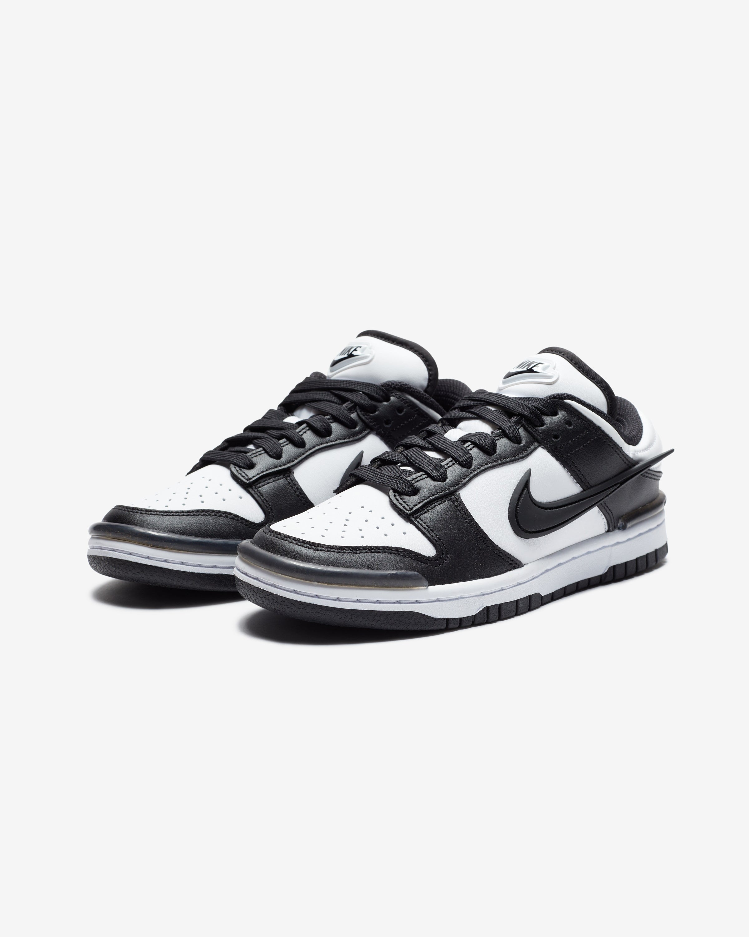 NIKE WOMEN'S DUNK LOW TWIST - BLACK/ WHITE