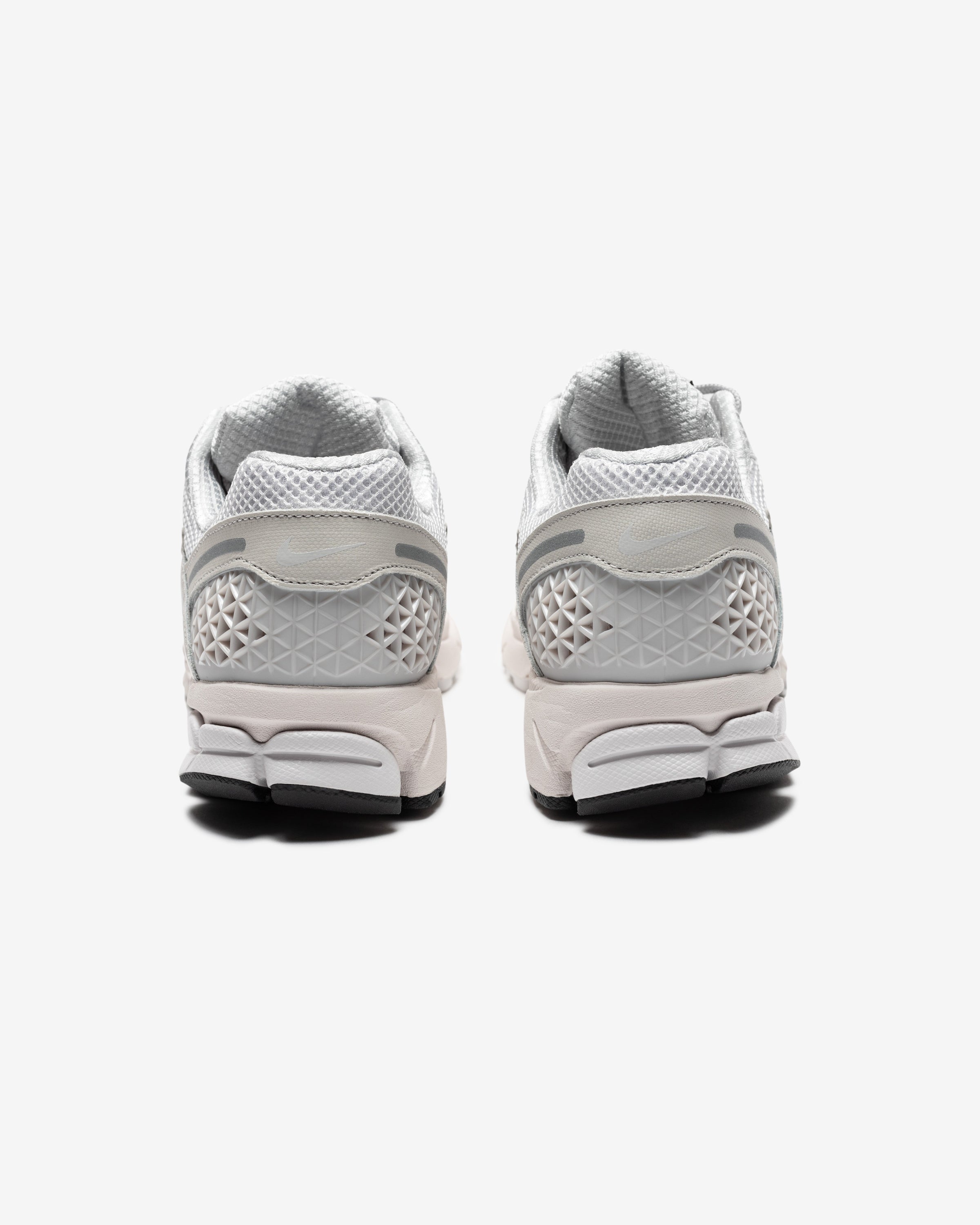 NIKE ZOOM VOMERO 5 SP - VASTGREY/ BLACK/ SAIL